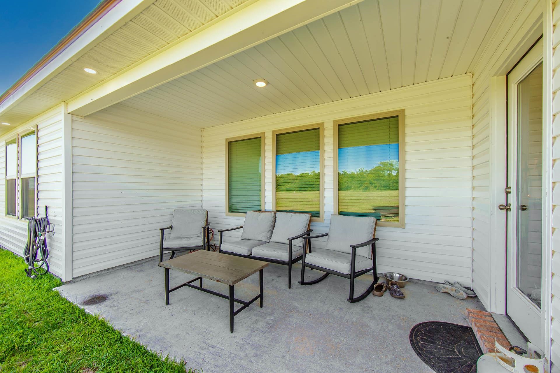 23074 Riverbank St, Vacherie, Louisiana image 3
