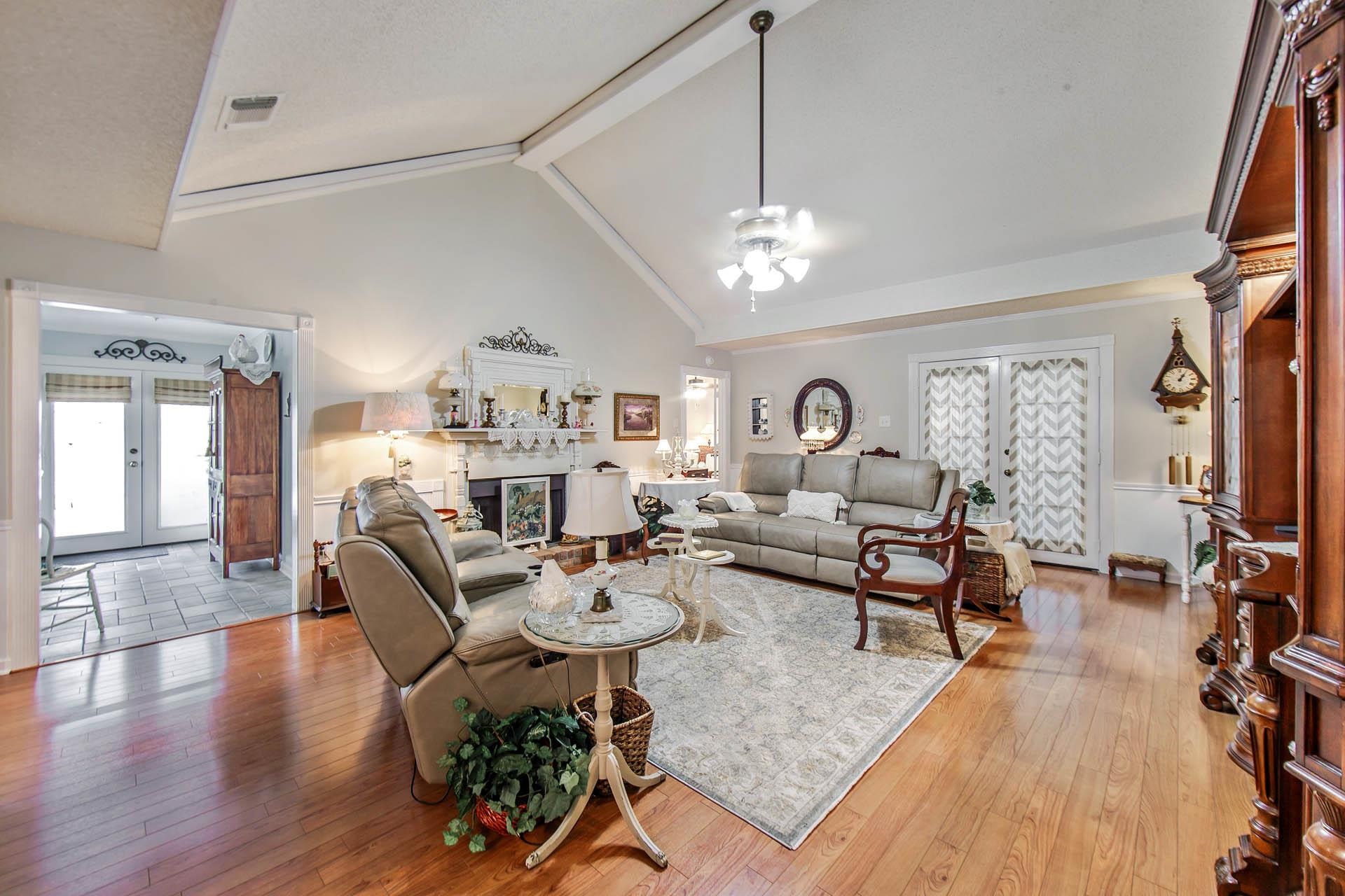 204 Lake Crescent Circle, Houma, Louisiana image 4