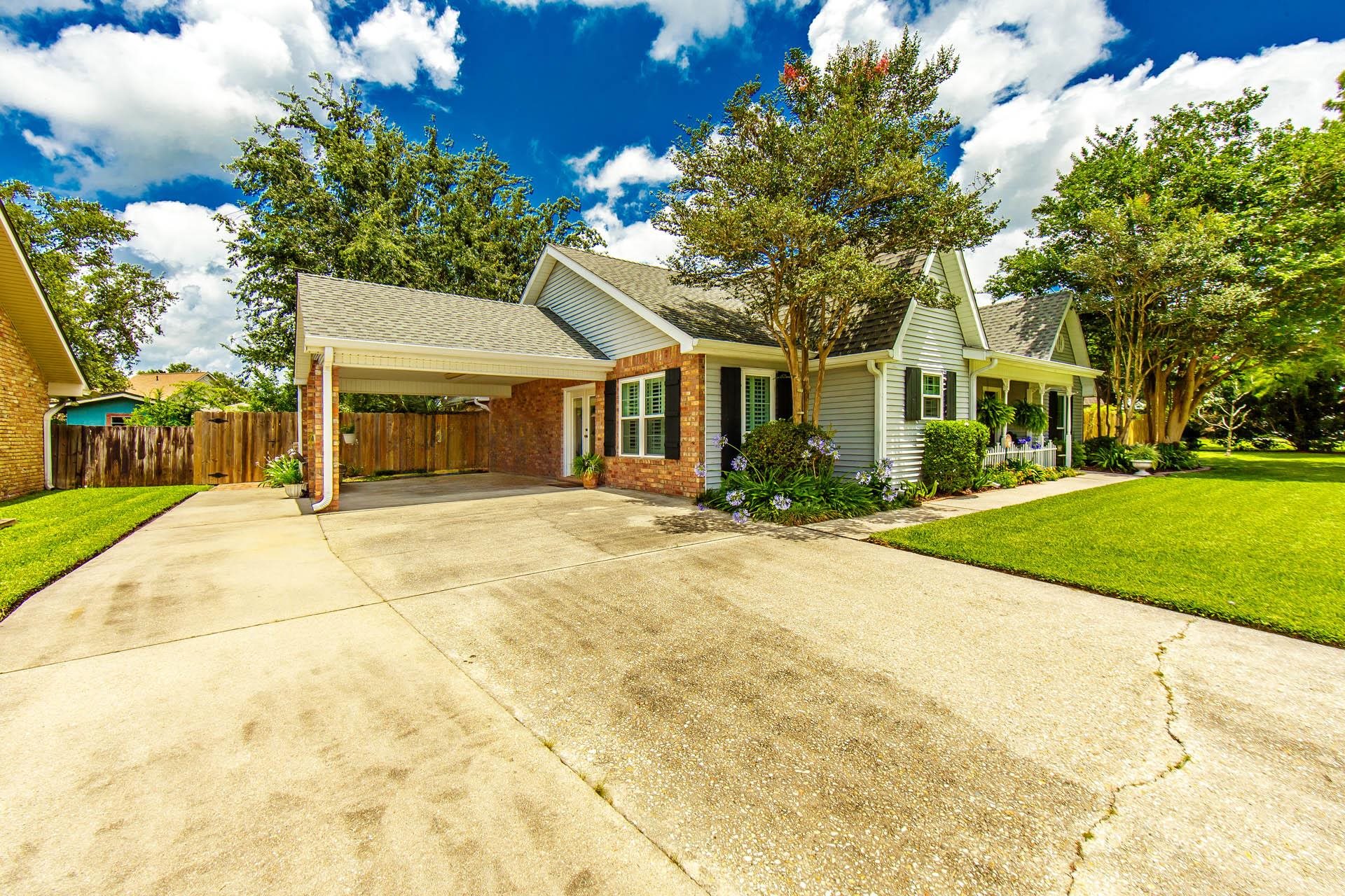 204 Lake Crescent Circle, Houma, Louisiana image 2