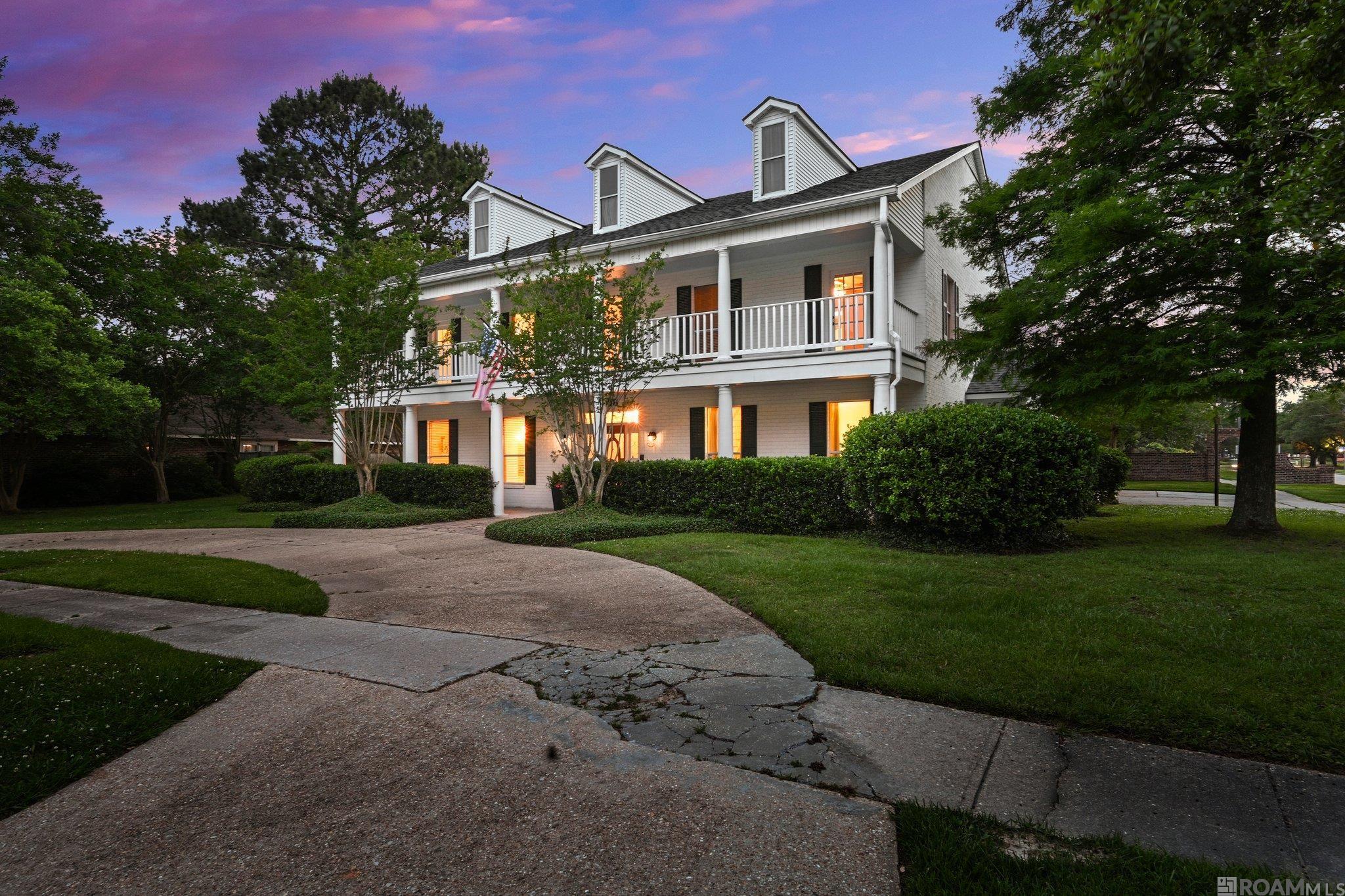 3906 Lake Laberge Cir