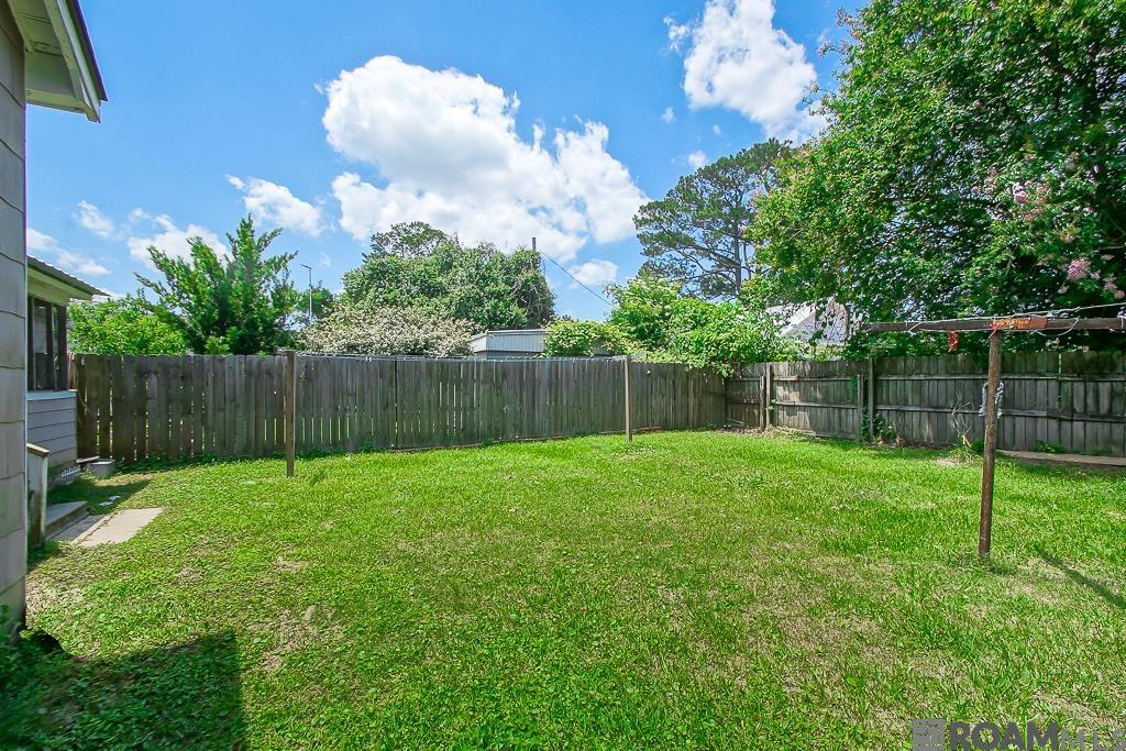 1103 E Main St, New Roads, Louisiana image 16