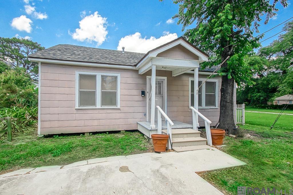 1103 E Main St, New Roads, Louisiana image 1