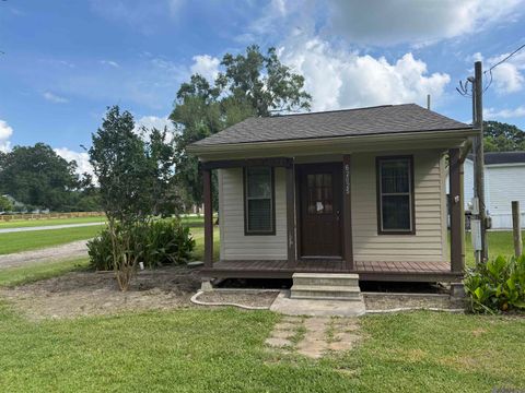 Homes For Sale - 62825 Bayou Rd<br/> Plaquemine, LA 70764