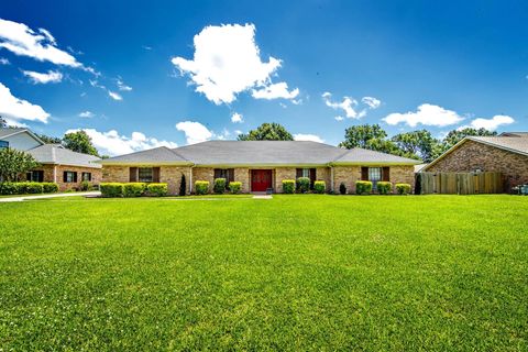 Homes For Sale - 235 Rienzi Drive<br/> Thibodaux, LA 70301