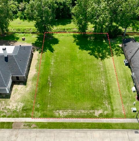 Vacant Land For Sale - 697 Victoria Dr<br/> Berwick, LA 70342