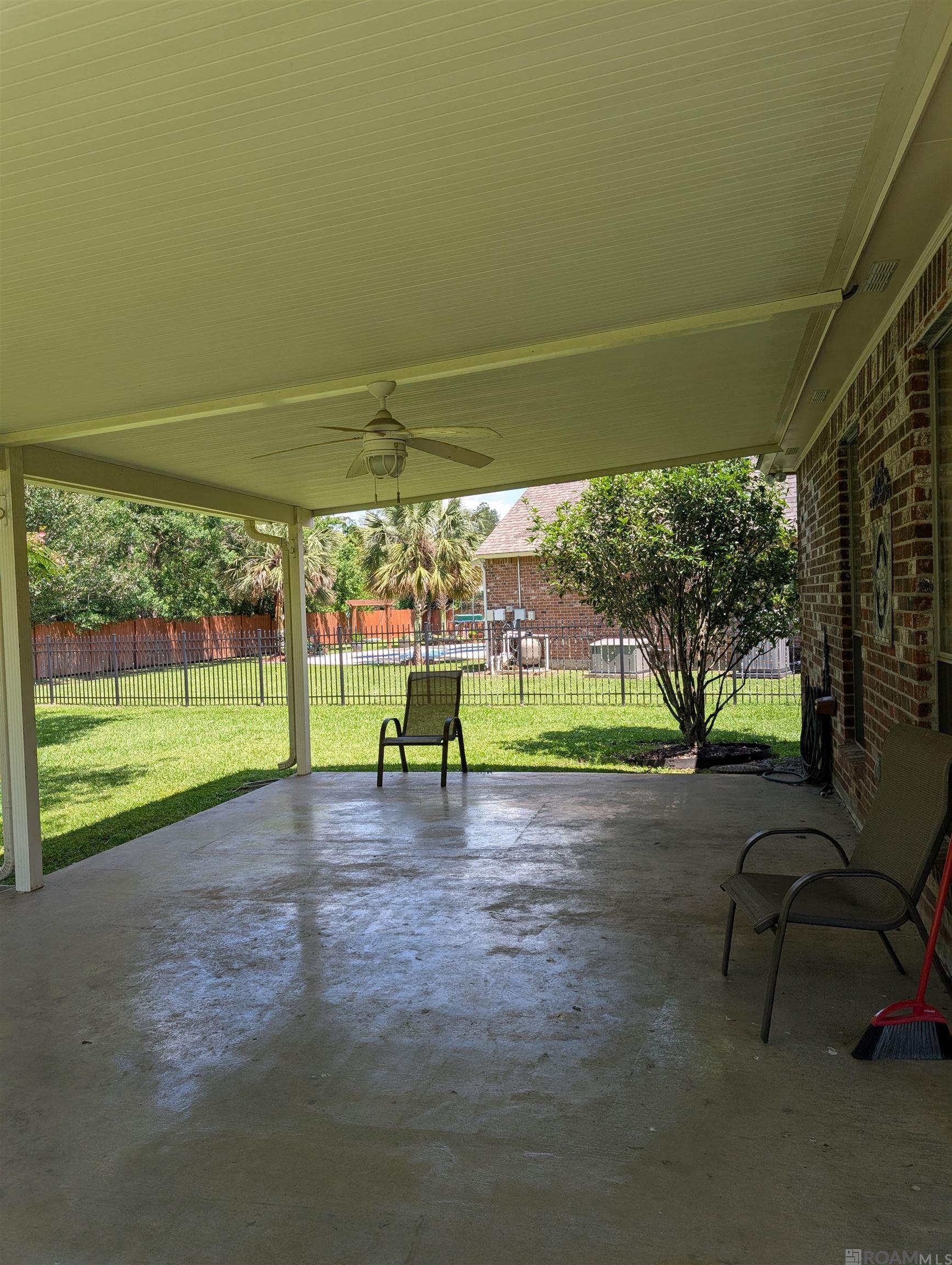 8473 Lemarie Ct, Denham Springs, Louisiana image 8