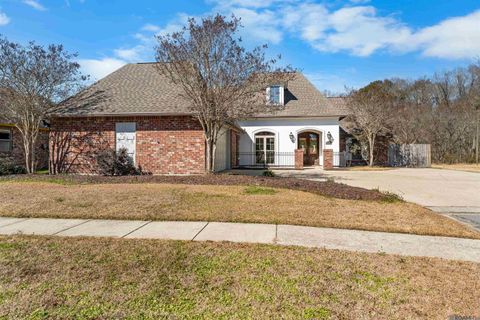 Homes For Sale - 2099 Cypress Cove Ave<br/> Zachary, LA 70791