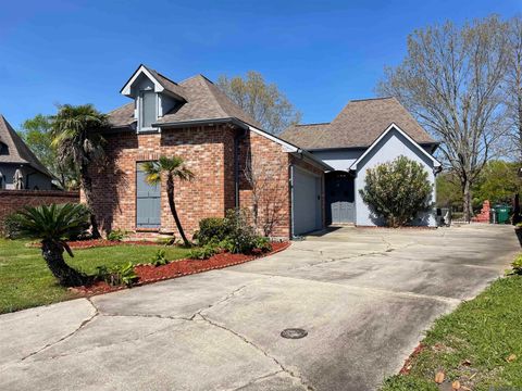 Homes For Sale - 6460 Patio Ct<br/> Ascension County, Gonzales, LA 70737