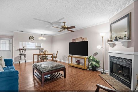 Townhouse For Sale - 4388 Stumberg Ln<br/> Baton Rouge, LA 70816