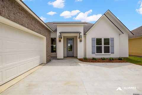 Homes For Sale - 18960 Frankel Ave<br/> Zachary, LA 70791