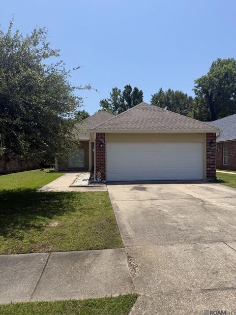 Homes For Sale - 3811 Southpass Ave<br/> Baton Rouge, LA 70820