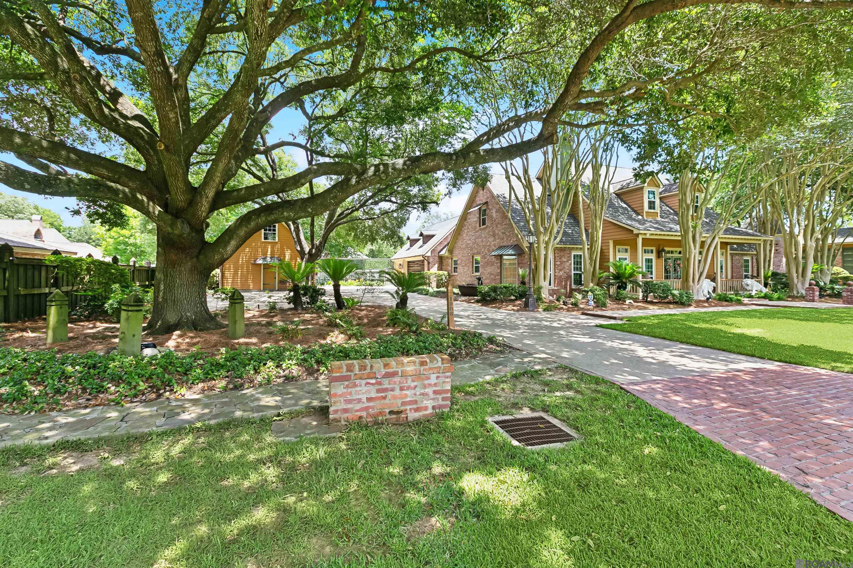 1906 Lansdown Drive, Port Allen, Louisiana image 8
