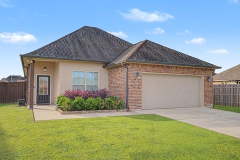 Homes For Sale - 110 Hickory Knoll Ave<br/> Lafourche County, Gray, LA 70359