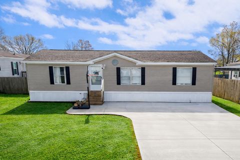 Mobile Home For Sale - 228 Hummingbird Drive<br/> Houma, LA 70364