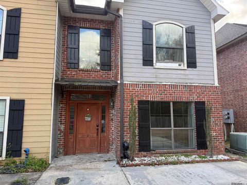 Townhouse For Sale - 20334 De Chene Dr<br/> Walker, LA 70785