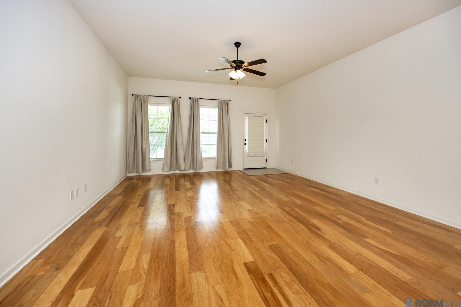 1072 Shadow Bluff Dr