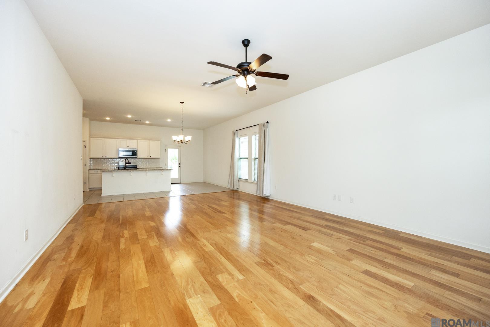 1072 Shadow Bluff Dr