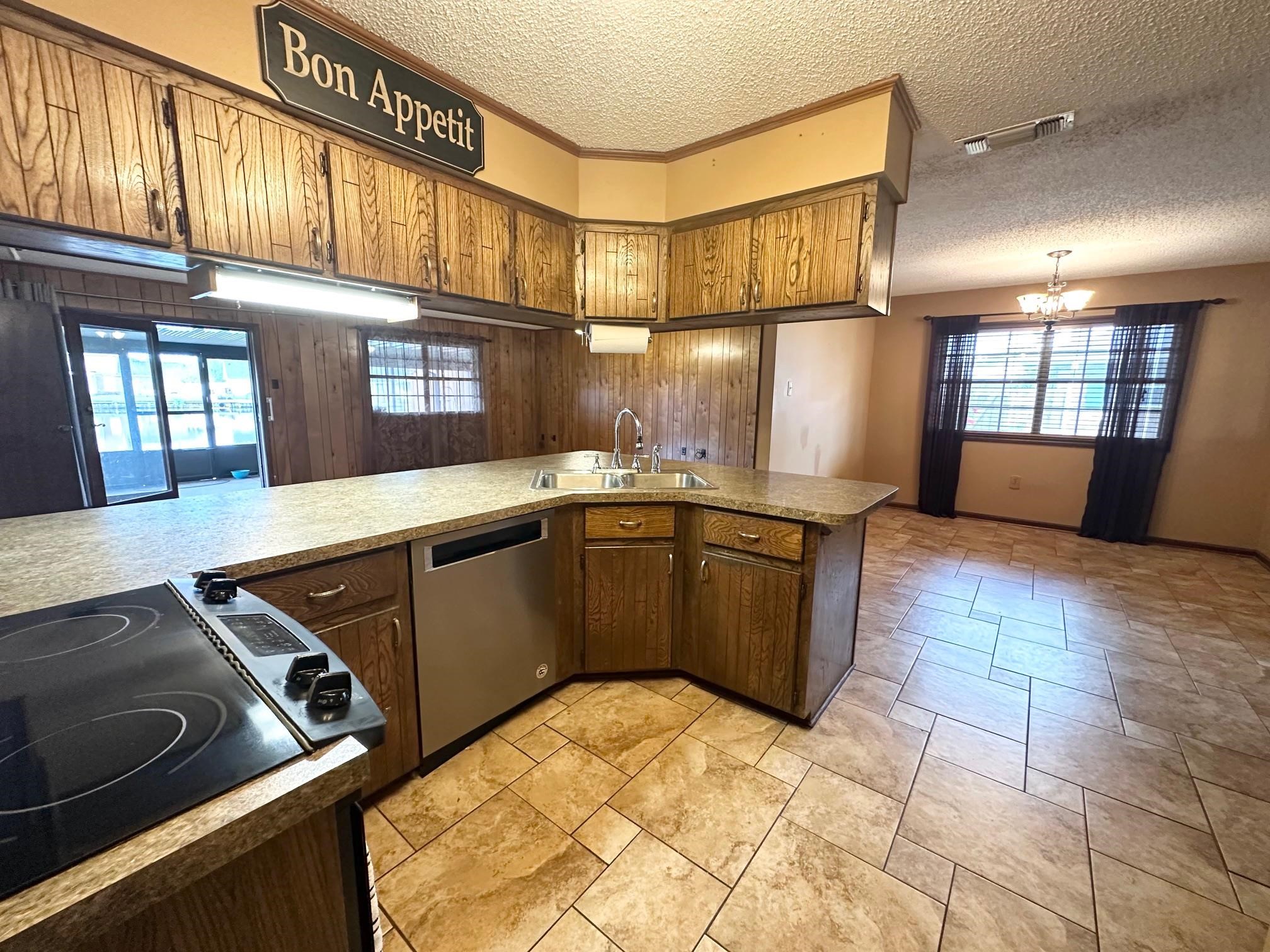 214 Lake Crescent Circle, Houma, Louisiana image 3
