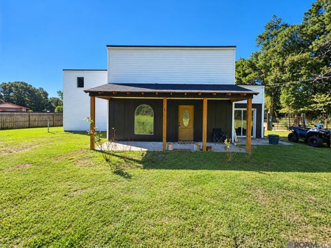 Homes For Sale - 10766 Rocky Rd<br/> Denham Springs, LA 70706