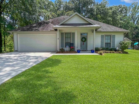 Homes For Sale - 195 St Louis St<br/> Denham Springs, LA 70726