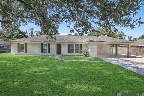 Homes For Sale - 26049 Vincent Dr<br/> Denham Springs, LA 70726