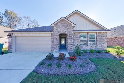 Homes For Rent - 11480 Brookwood Dr<br/> Denham Springs, LA 70726