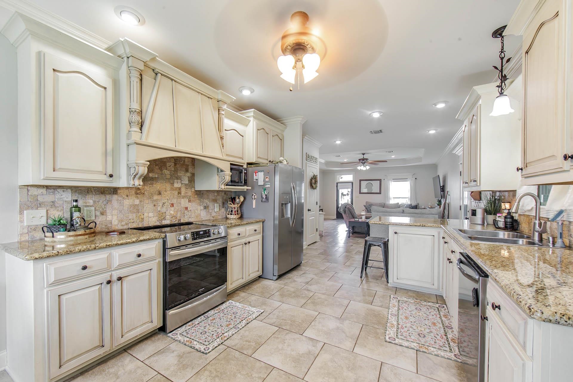 338 Lansdown Drive, Houma, Louisiana image 3
