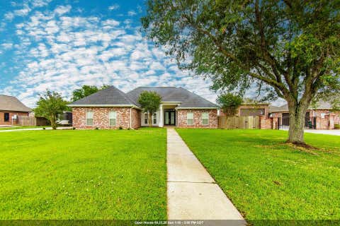 Homes For Sale - 255 Lake Decade Ct<br/> Houma, LA 70360