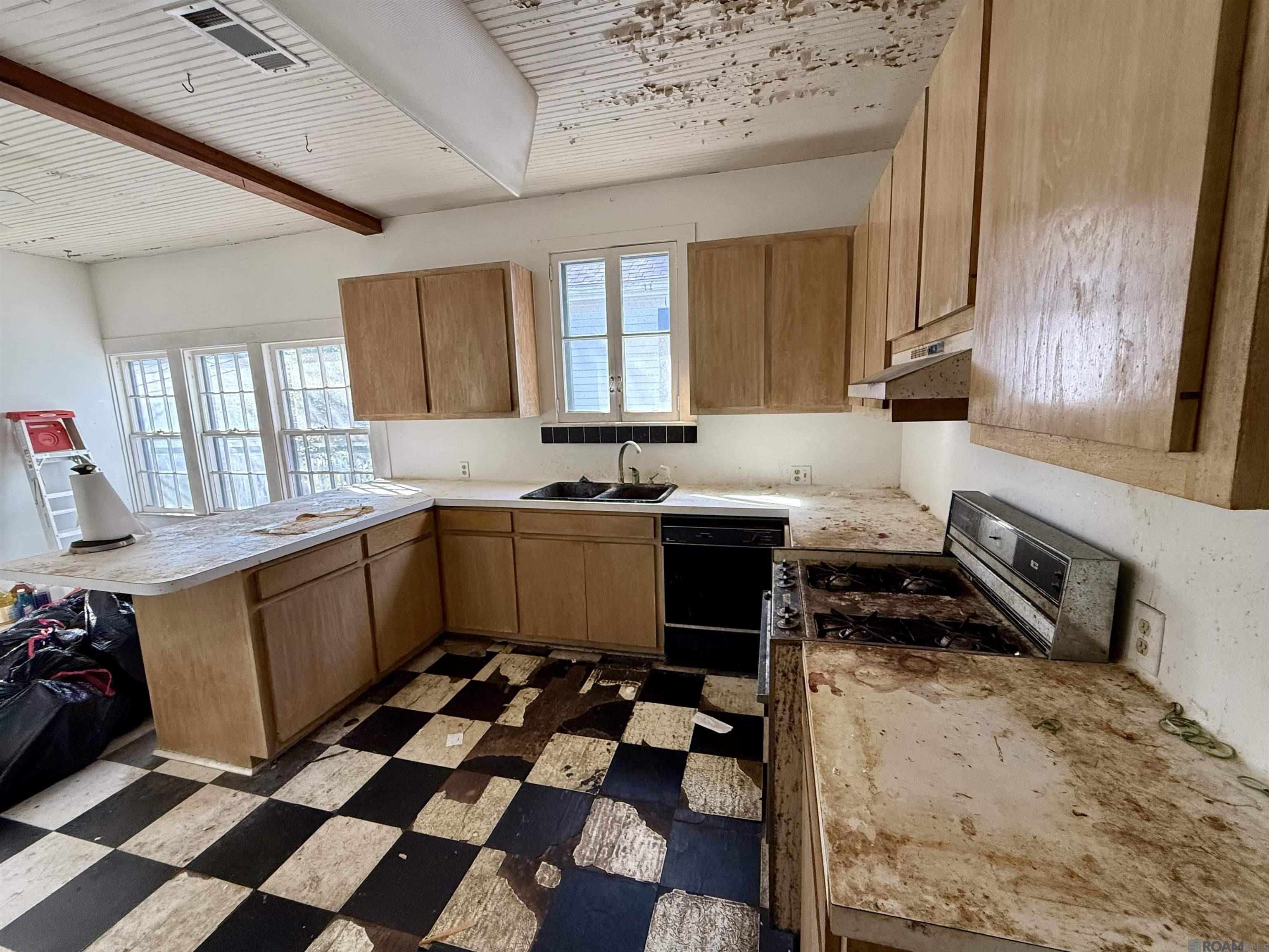 Baton Rouge, Louisiana 70806, United States, 3 Bedrooms Bedrooms, ,2 BathroomsBathrooms,Residential,Pending,17447