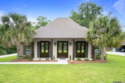 Homes For Sale - 11067 Brown Rd<br/> Denham Springs, LA 70726
