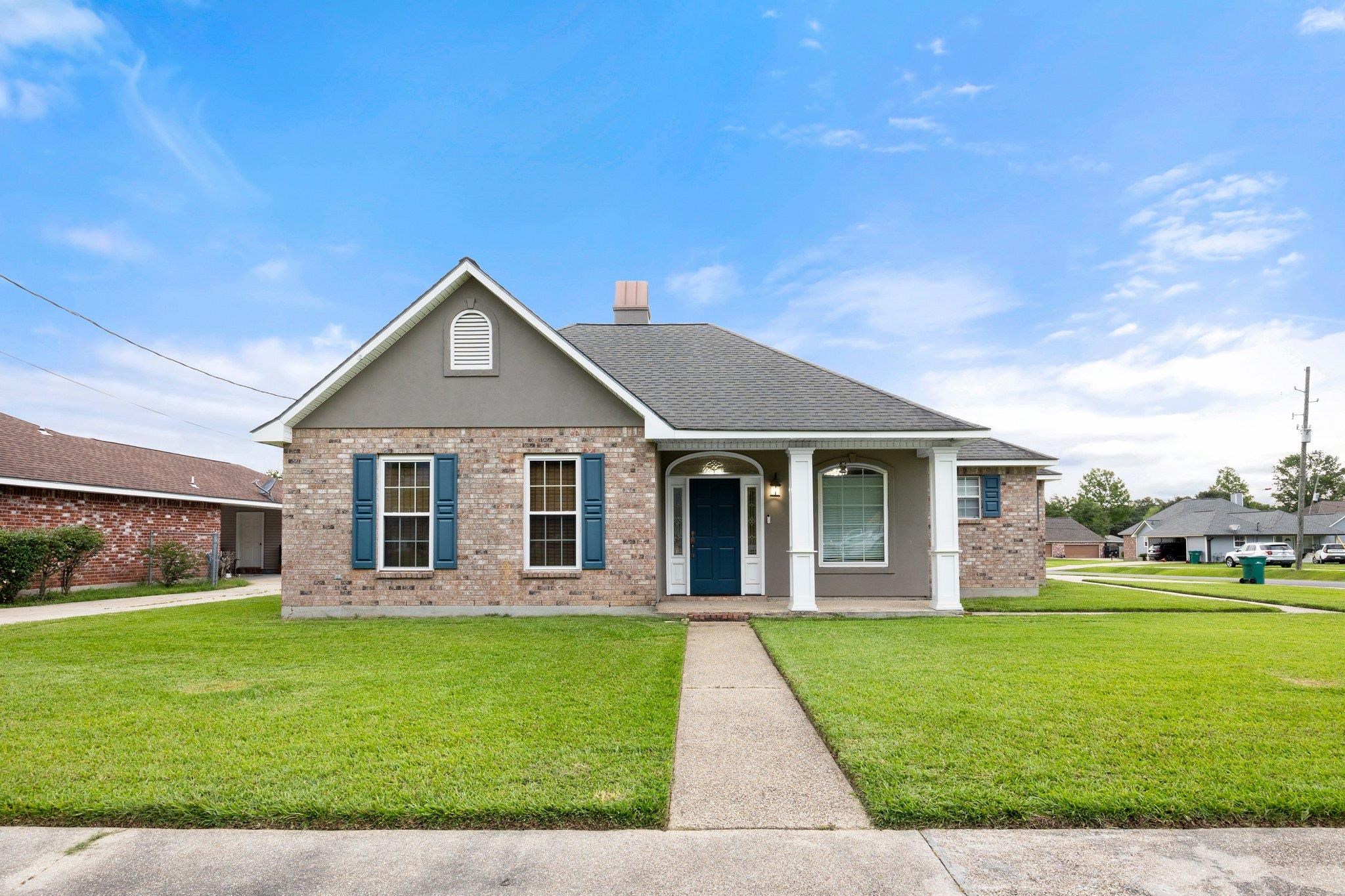 3243 Camelia St, Zachary, Louisiana image 1