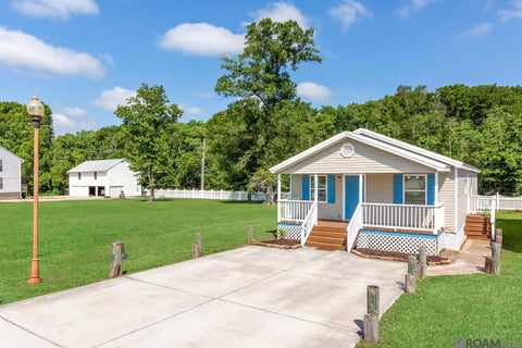 Homes For Sale - 26293 Riverscape Dr<br/> Springfield, LA 70462