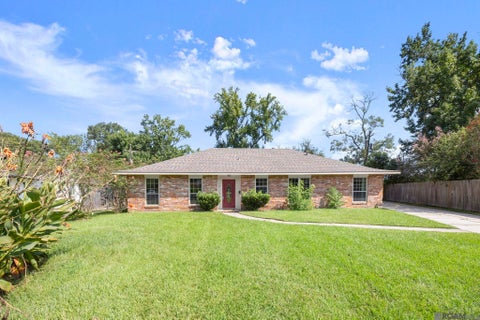 Homes For Sale - 10119 Grandeur Dr<br/> Baton Rouge, LA 70815