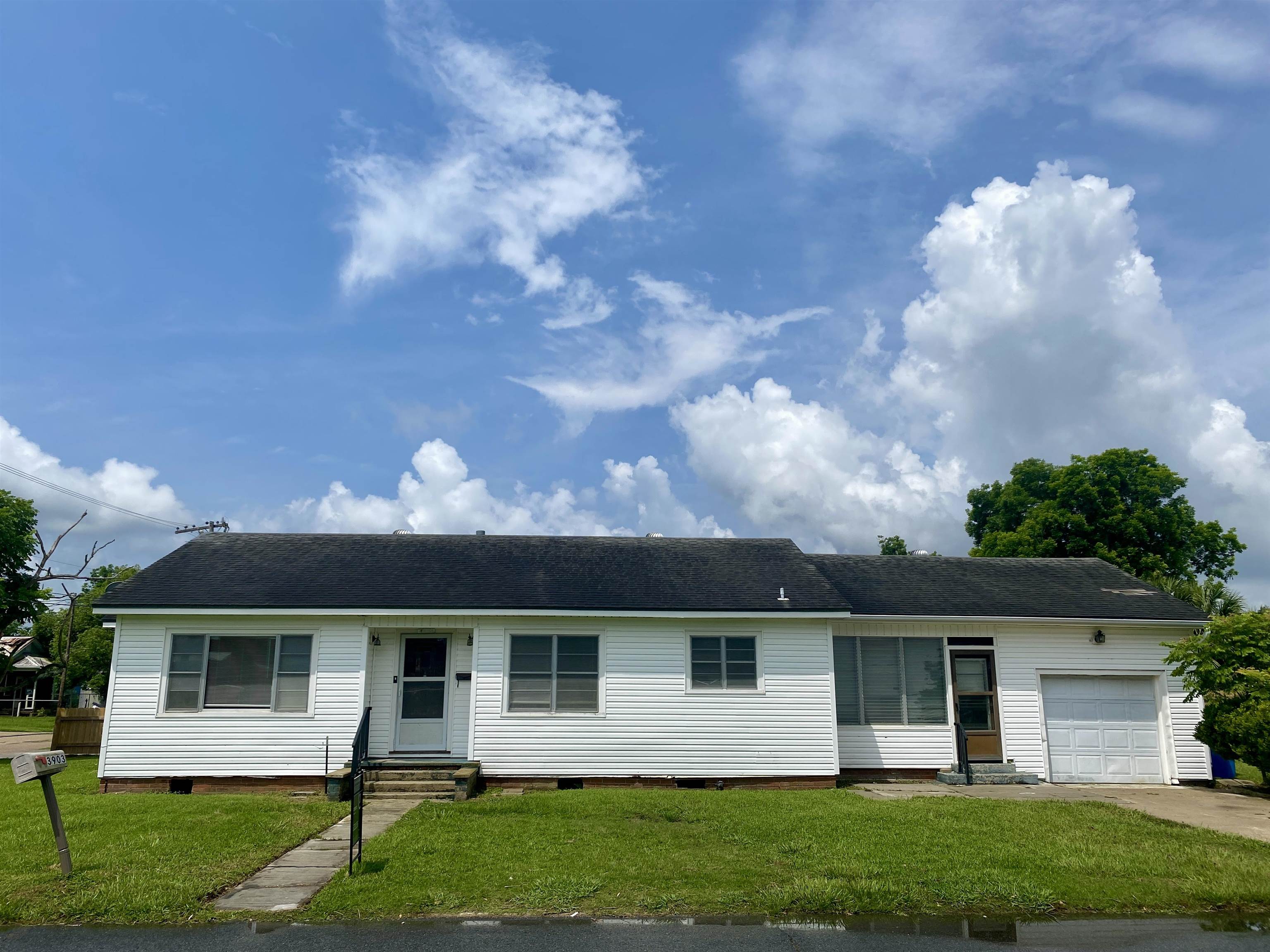 3903 Pharr St, Berwick, Louisiana image 1