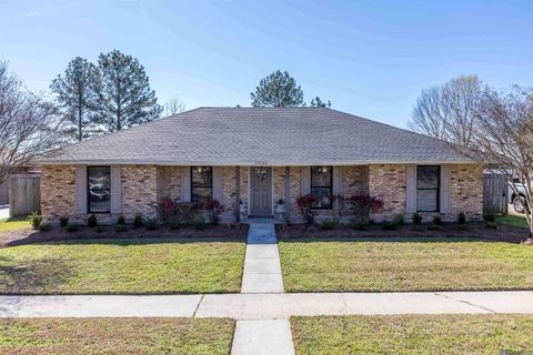 Homes For Sale - 15132 Seven Pines Ave<br/> Baton Rouge, LA 70817