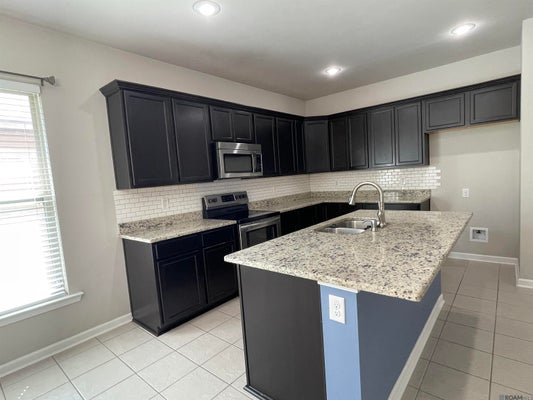 42568 BAYSTONE AVE, PRAIRIEVILLE, LA 70769 - Image 5d9d03bdb6ecdb2a93deac6e5f49757a/592509505