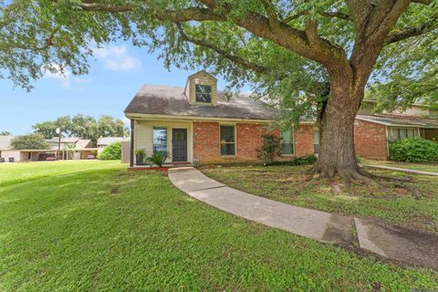 Townhouse For Sale - 2456 Brightside Dr<br/> Baton Rouge, LA 70820