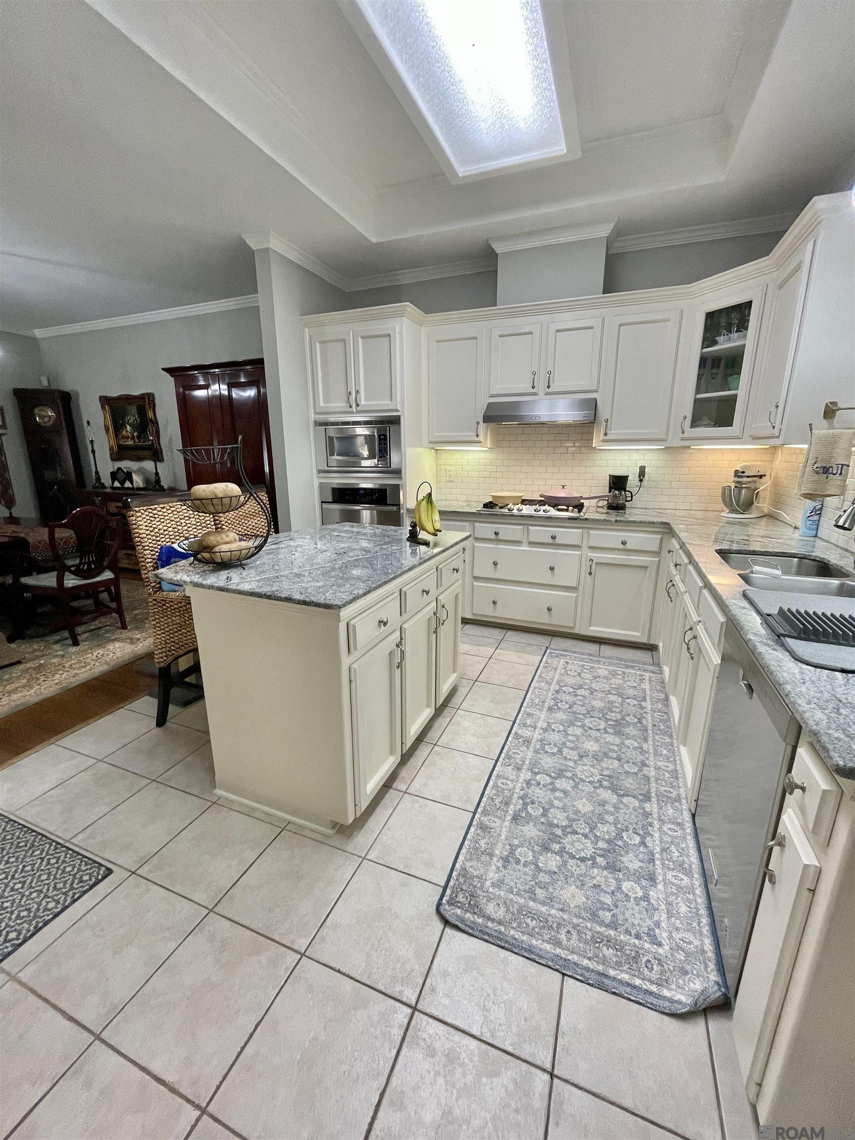 12032 Beauverde Ct, Baton Rouge, Louisiana image 3