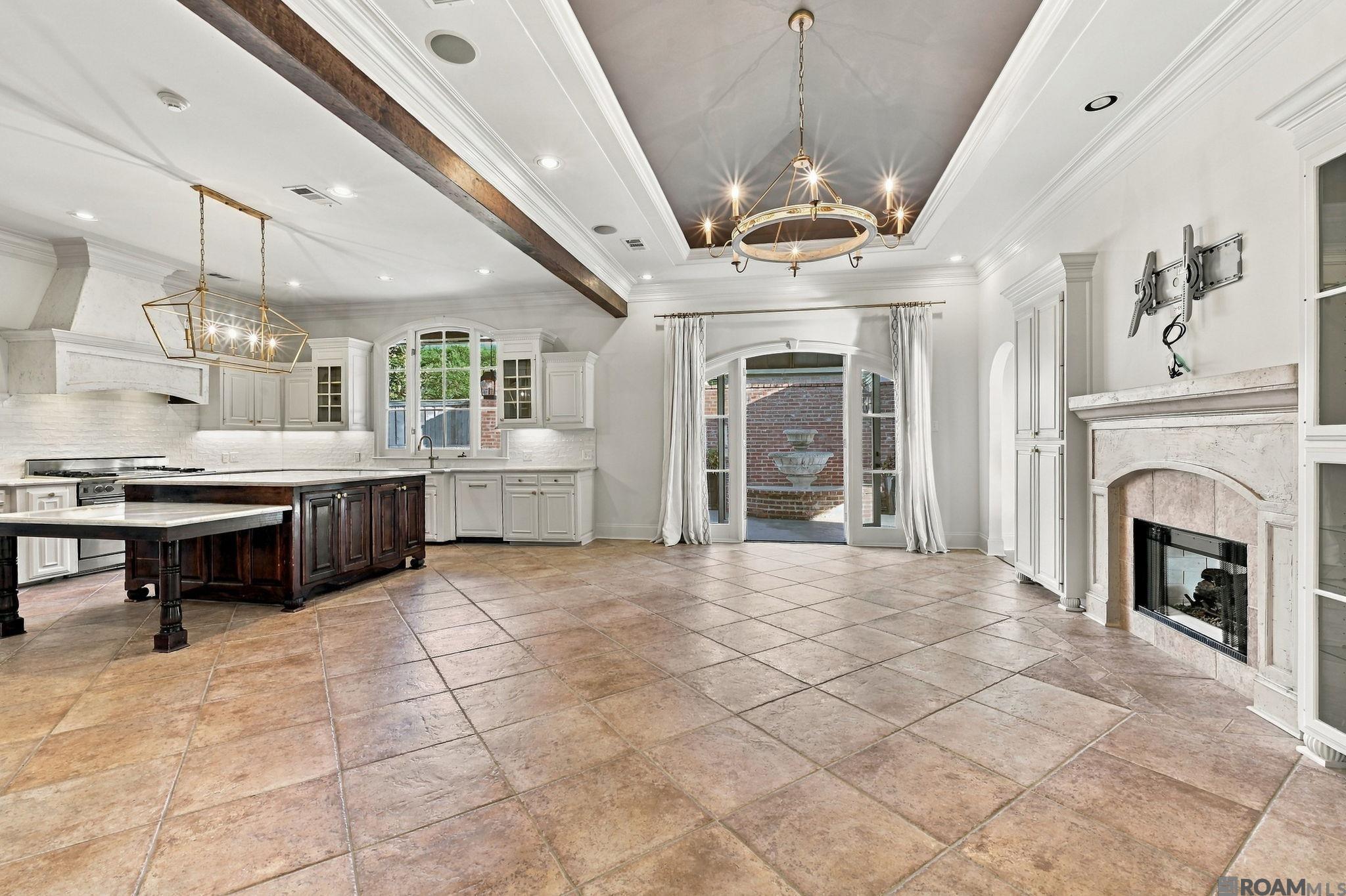 3236 Gilbert Dr