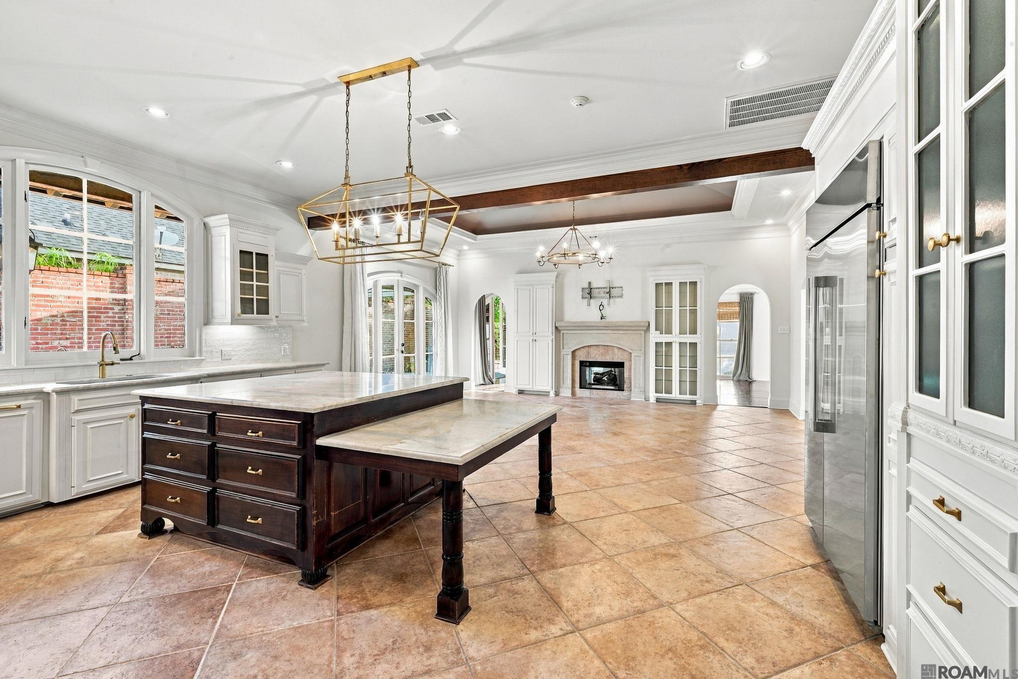 3236 Gilbert Dr