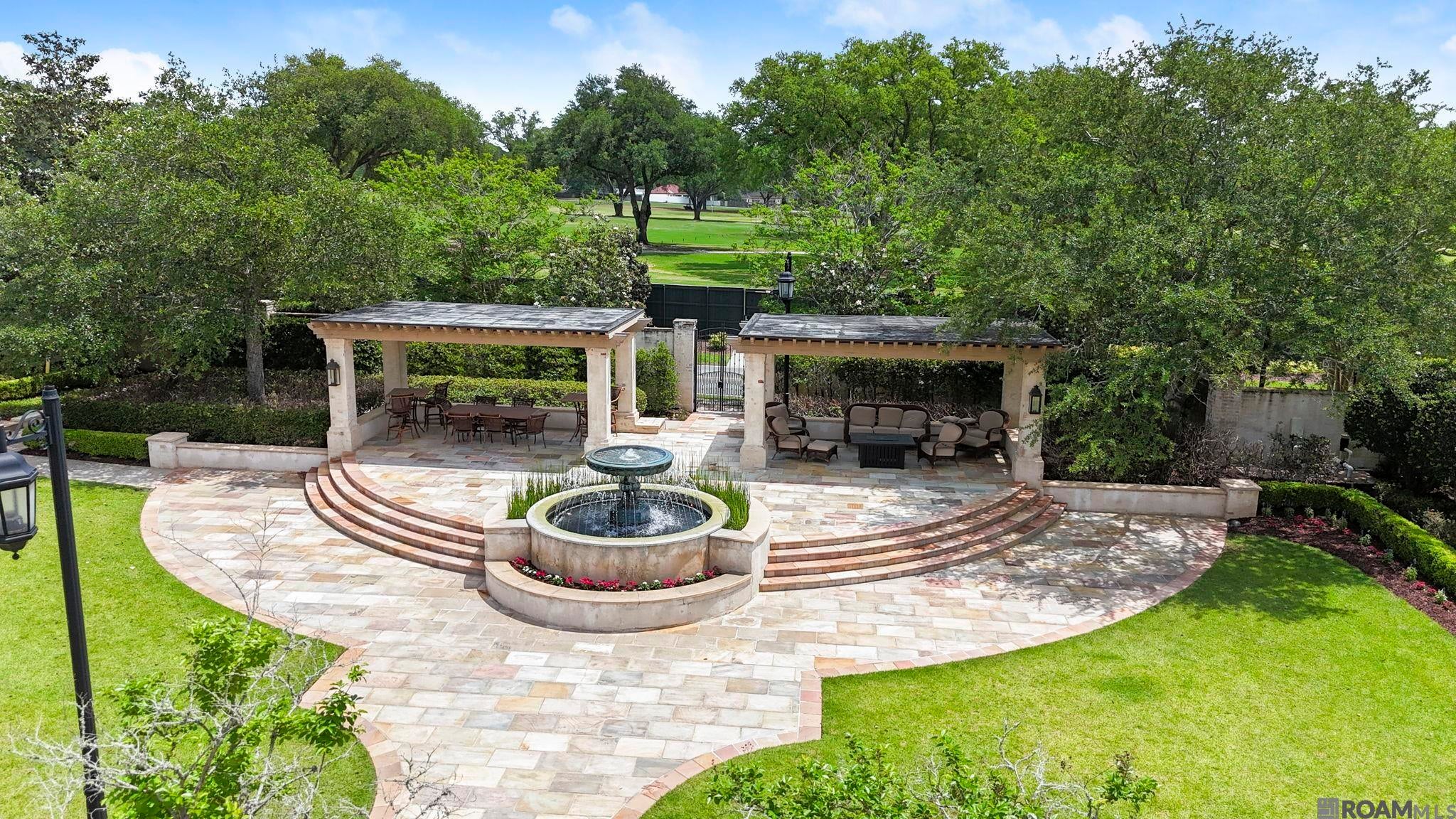 10 Country Club Place