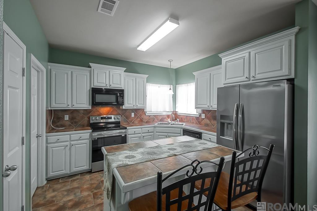 40457 Crossgate Place, Gonzales, Louisiana image 3
