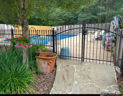 Homes For Sale - 10429 Williams Dr<br/> Clinton, LA 70722