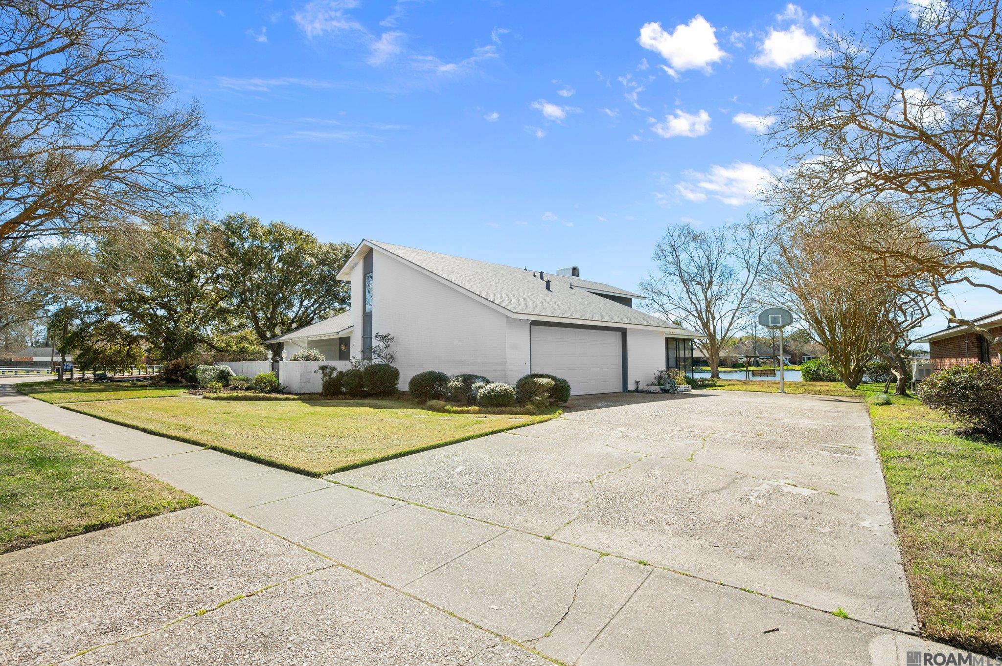 12426 N Lake Sherwood Ave, Baton Rouge, Louisiana image 31