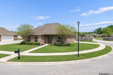 Homes For Sale - 16995 Bentons Ferry Ave<br/> Greenwell Springs, LA 70739