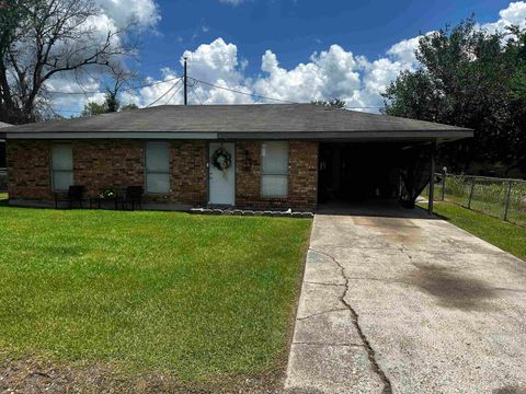 Homes For Sale - 205 Cardinal St<br/> Labadieville, LA 70372