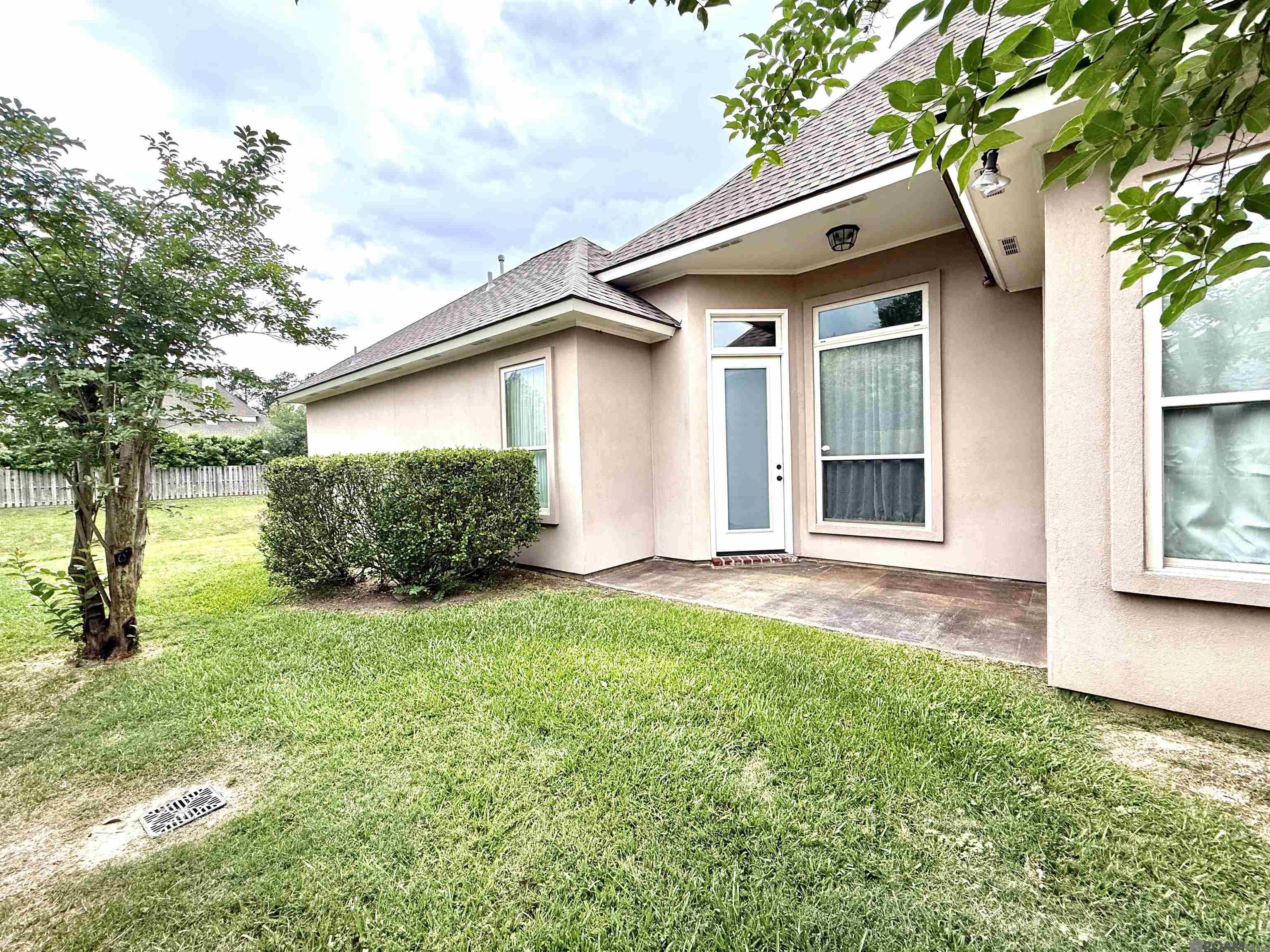 9528 Sawgrass Dr, Denham Springs, Louisiana image 7