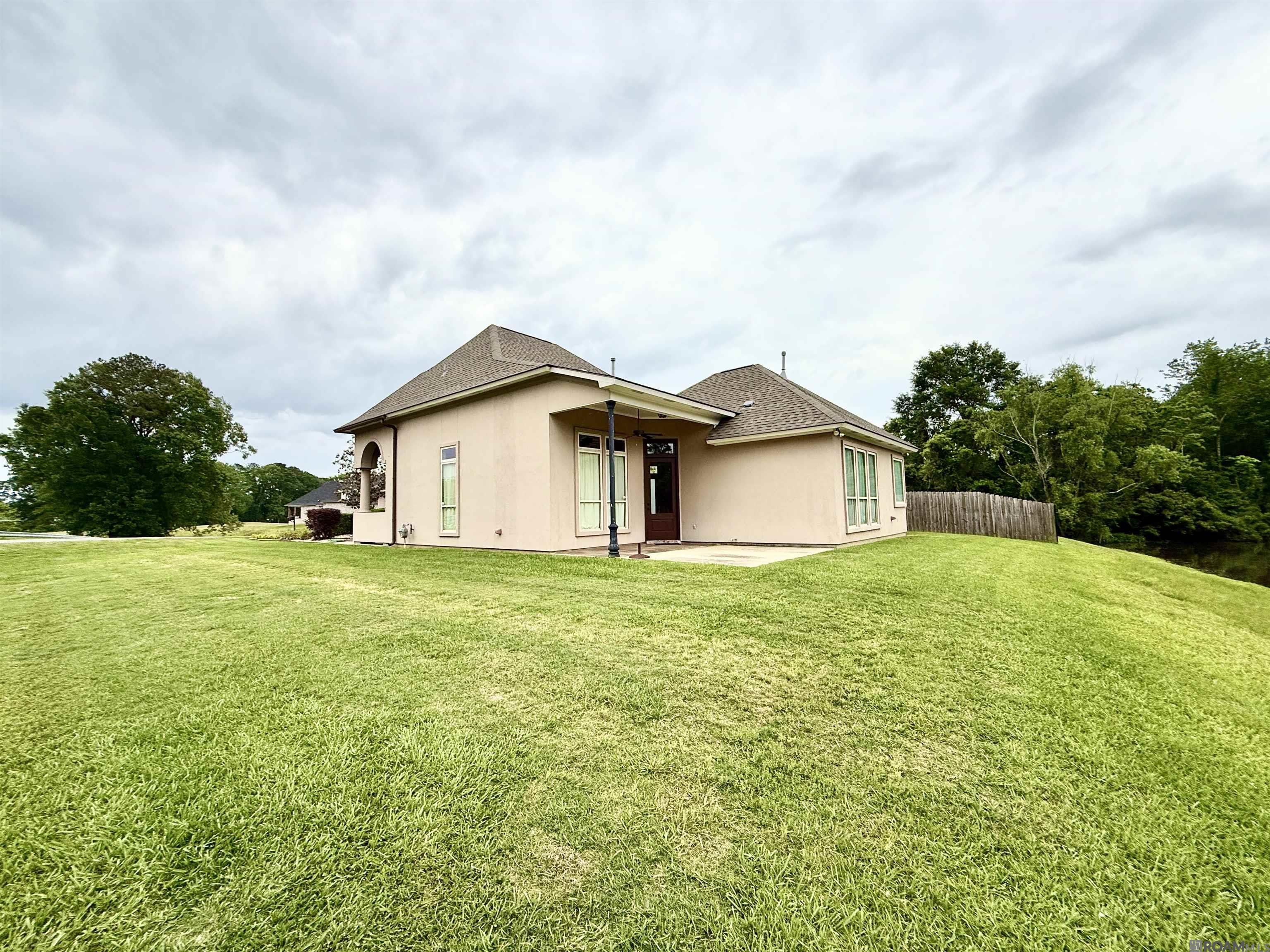 9528 Sawgrass Dr, Denham Springs, Louisiana image 16