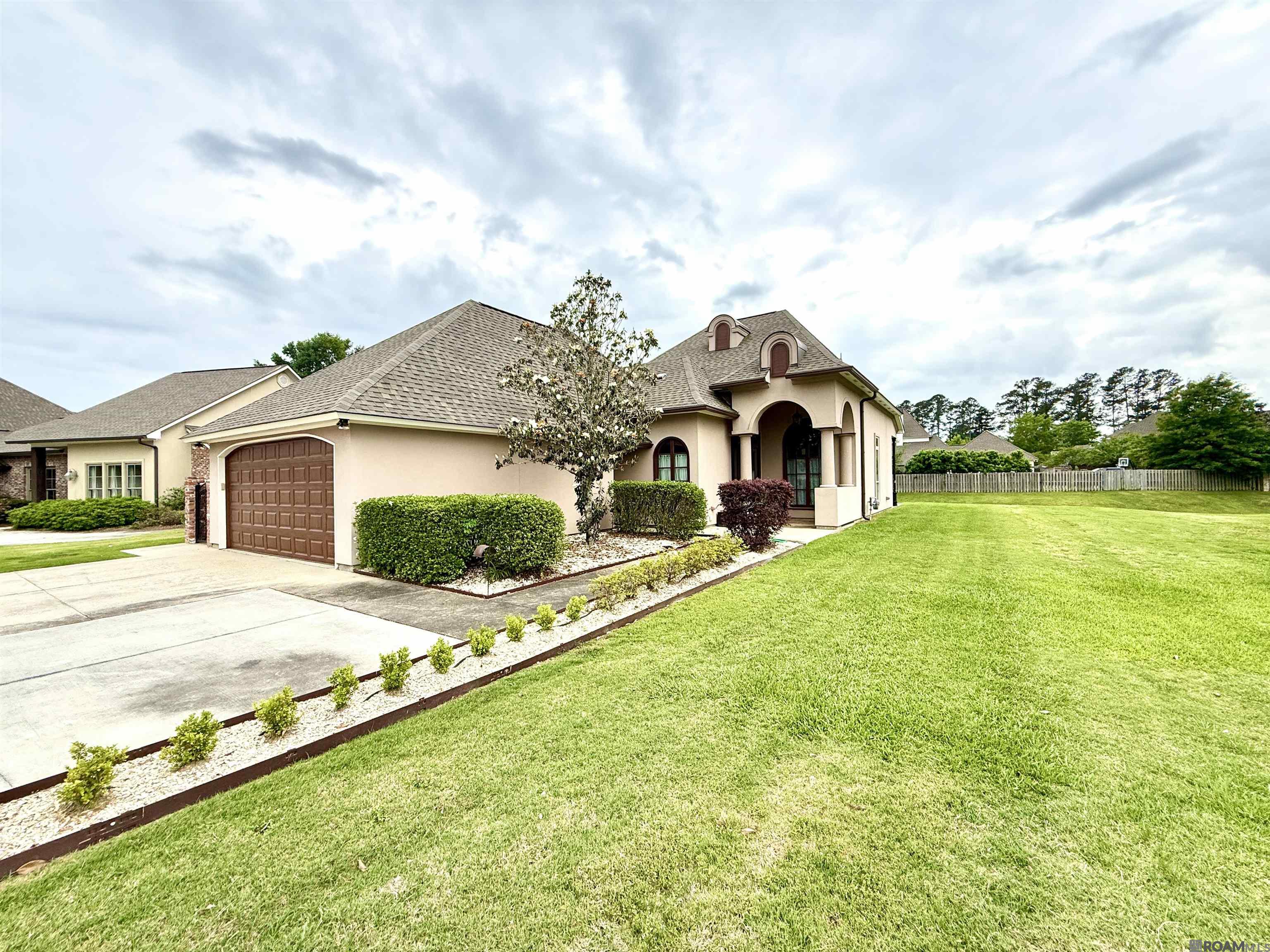 9528 Sawgrass Dr, Denham Springs, Louisiana image 1