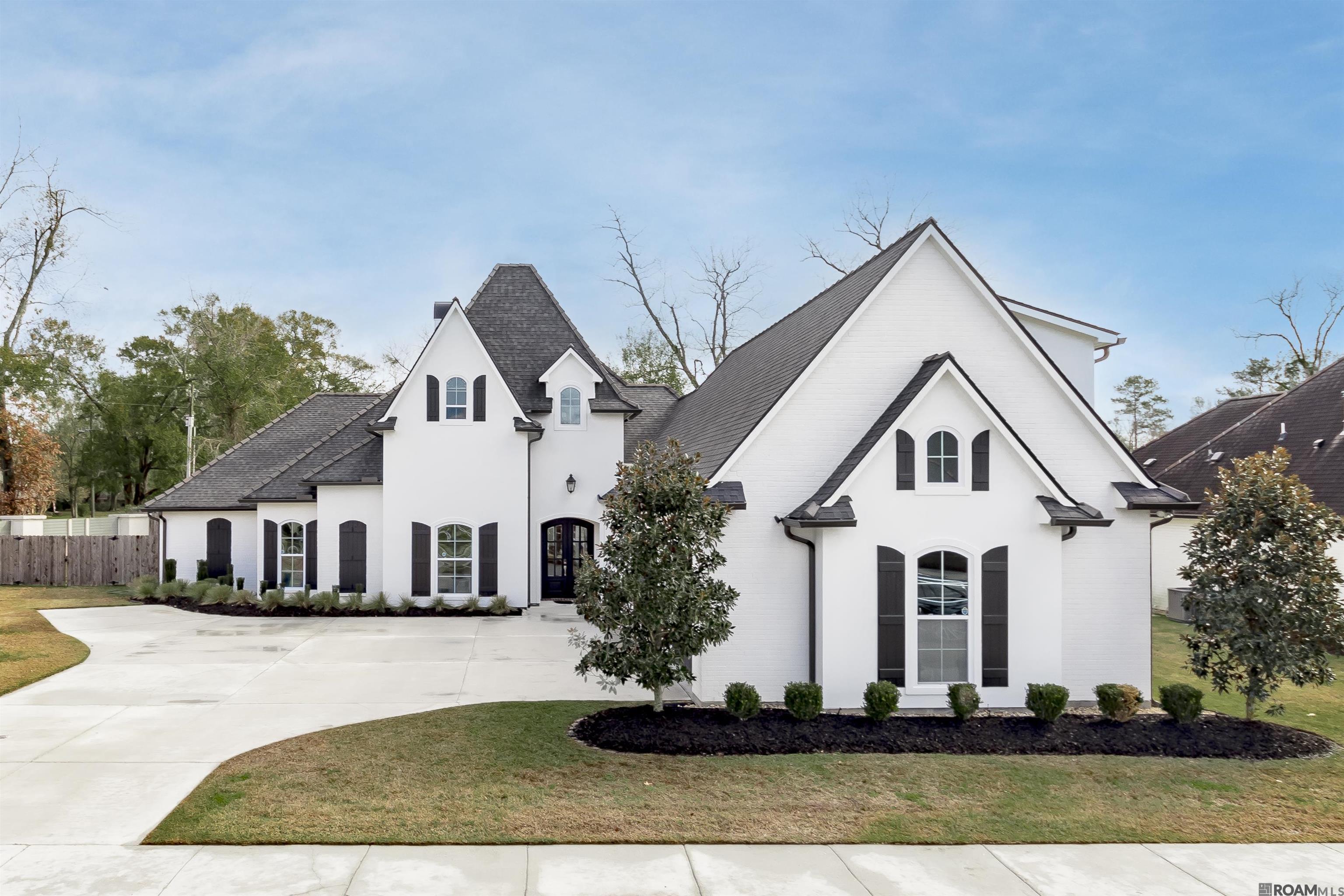 18219 Woodland Cove Dr, Baton Rouge, Louisiana image 2